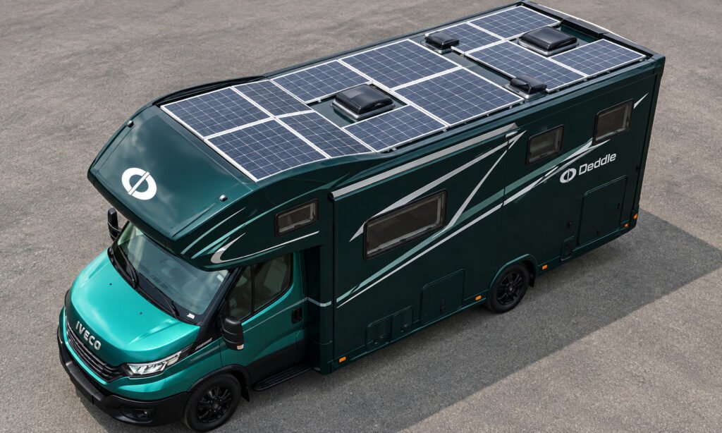 Camping-car chinois Deddle avec panneaux solaires sur le toit